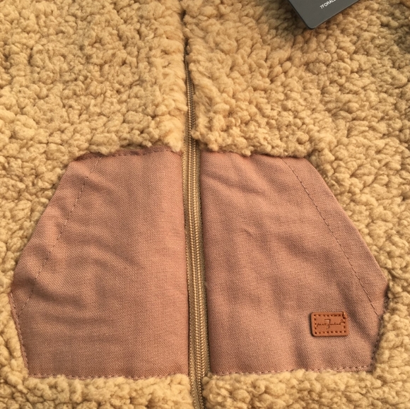 7 For All Mankind Teddy Bear Brown Fuzzy Hooded Jumpsuit Size 6-9 Months NWT - Picture 9 of 12